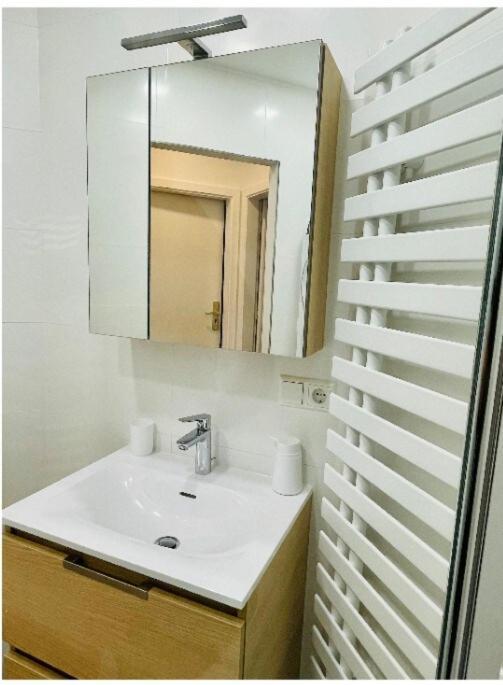Apartment Stylish 2 Bedrooms In Center *